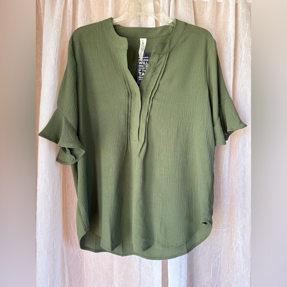 NWT BMJL Sage Colored Blouse